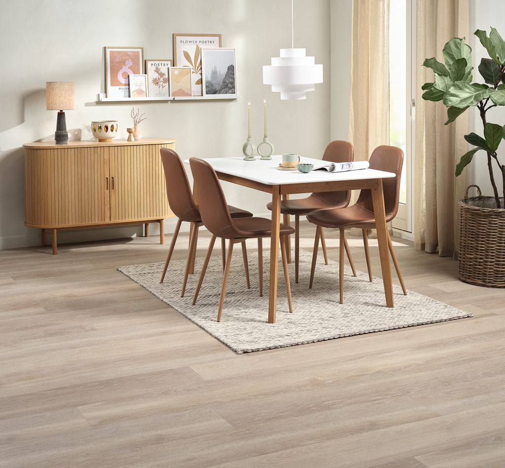 JEGIND L130 Tisch weiß + 4 JONSTRUP Stühle cognac