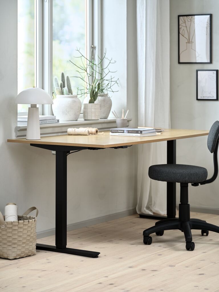 Höhenverstellbarer Schreibtisch SVANEKE 80x160 Eiche/schwarz
