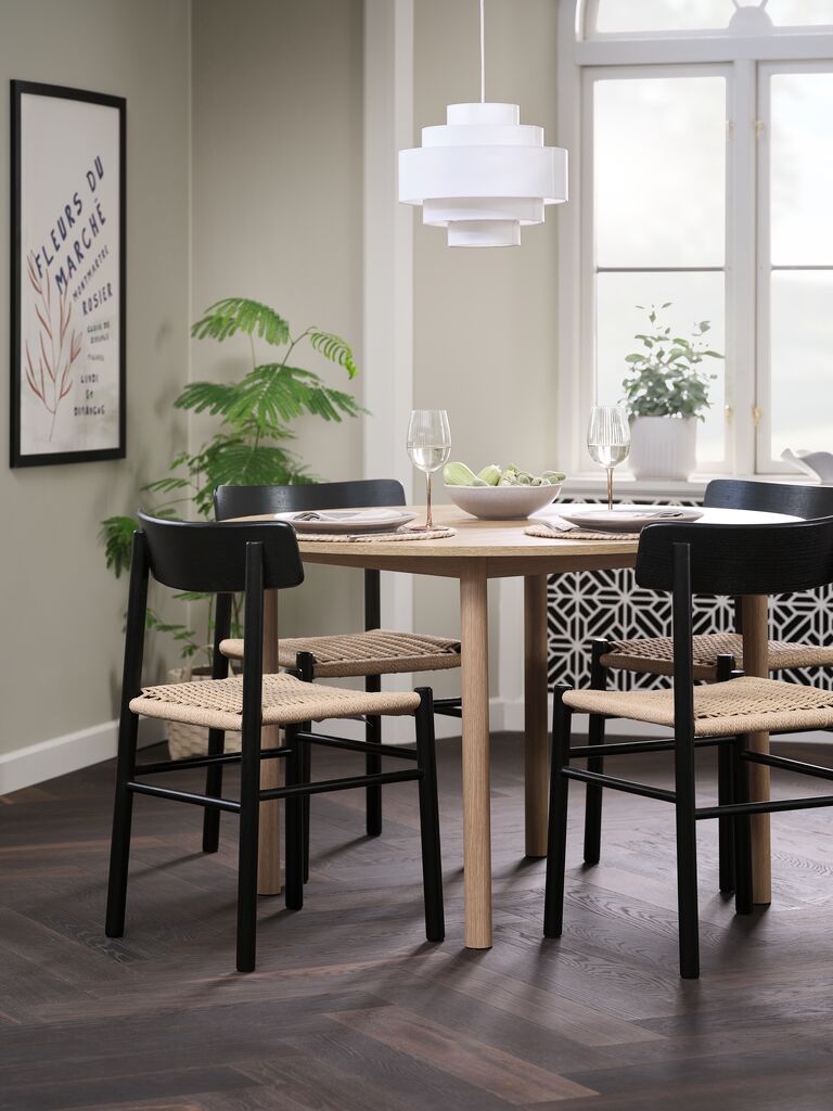 ALSTED Ø120 Tisch Eiche natur + 4 ISLEV Stühle schwarz/natur