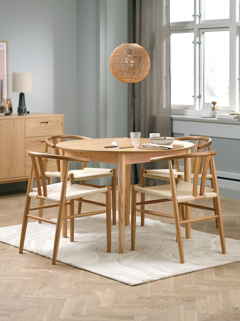 MARSTRAND Ø110 Tisch Eiche natur + 4 GUDERUP Stühle Eiche na