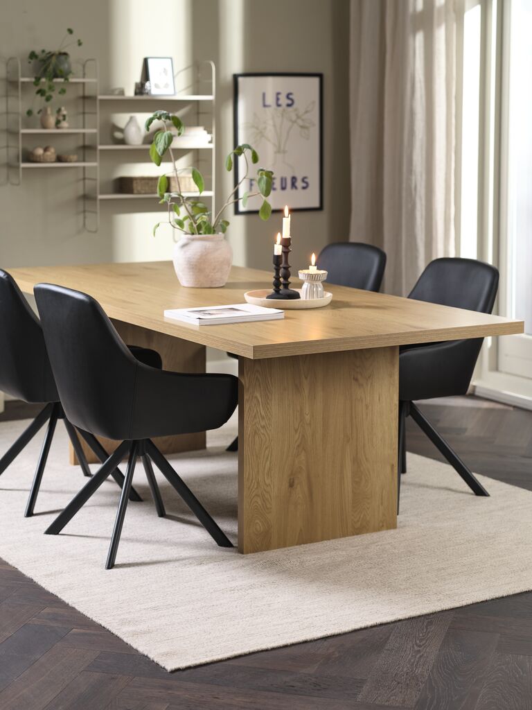 MUNKEBY L220 Tisch Eiche warm + 4 ROSTRUP Stühle schwarz