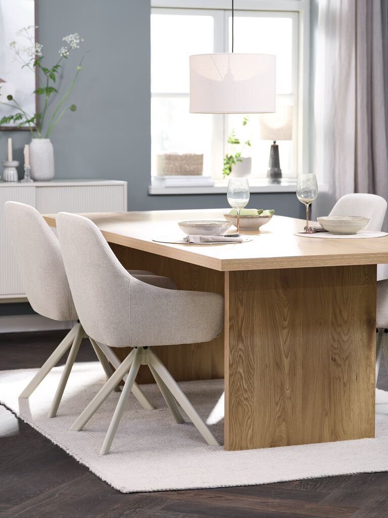 MUNKEBY L220 Tisch Eiche warm + 4 ROSTRUP Stühle beige